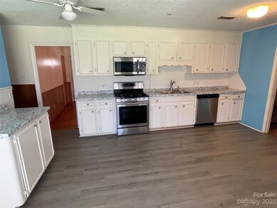 714 Springdale Rd, Statesville, NC 28677 - photo 5