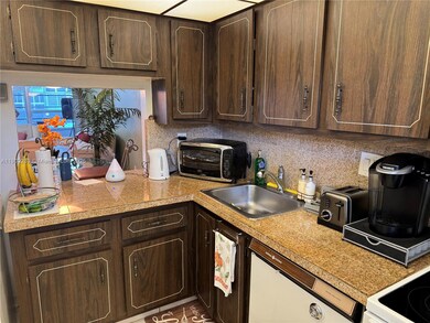 8330 Sands Point Blvd unit 208, Tamarac, FL 33321 - photo 4
