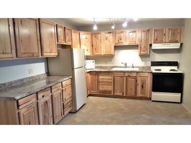 34 2nd St unit 2G, Manchester, NH 03102 - photo 2