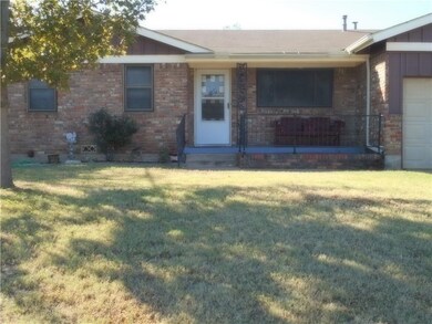 1105 Simpson Dr, Hurst, TX 76053 - photo 2