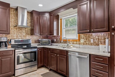 89 Meadow Ridge Ln, Milton, VT 05468 - photo 6