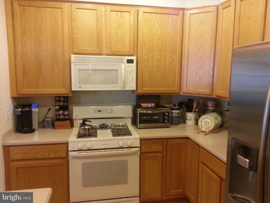 8815 Carpenters Hall Dr, Lorton, VA 22079 - photo 3