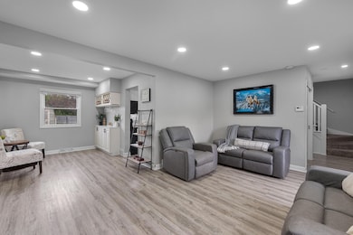 2320 West Rawson Ave-38