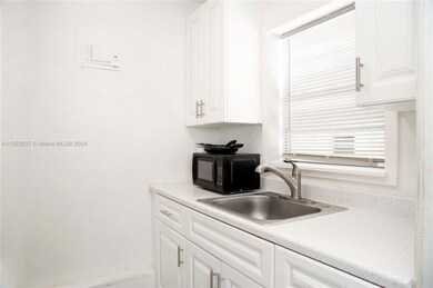 4109 N Ocean Dr unit 11, Lauderdale By the Sea, FL 33308 - photo 4
