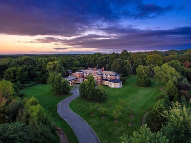 11 Dupont Ct, Greenvale, NY 11548 - photo 2