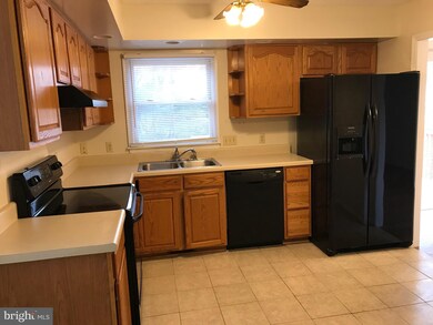 100 Oakmont Cir, Winchester, VA 22602 - photo 4