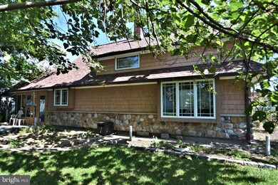 16 Aspen Ln, Levittown, PA 19055 - photo 3