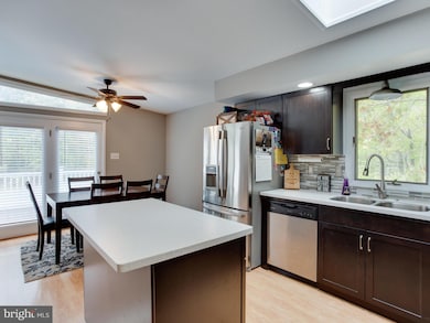 205 Sharon Dr, Lusby, MD 20657 - photo 4