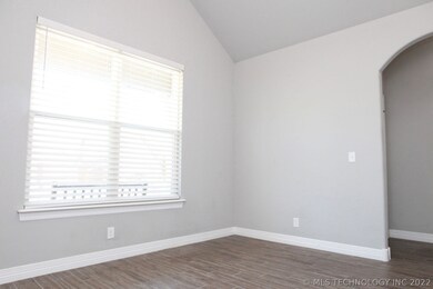 Flex room for second living or office.