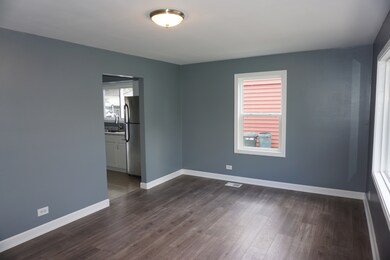 1701 Lyons Ct, Waukegan, IL 60085 - photo 3