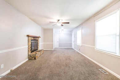 200 Pine Valley Dr 13