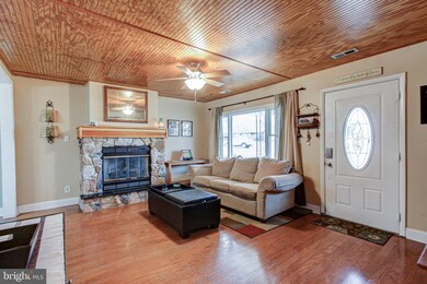 960 Wayfield Dr, Norristown, PA 19403 - photo 5