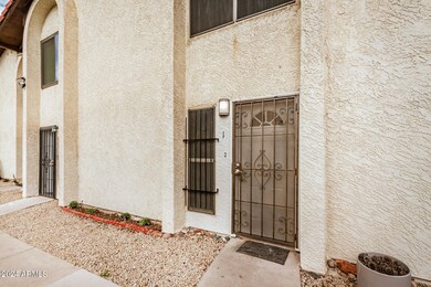 2424 E TRACY LN 1