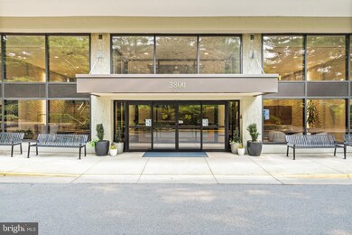 Lakeside Plaza Condominium unit 1112, Baileys Crossroads, VA 22041 - photo 2