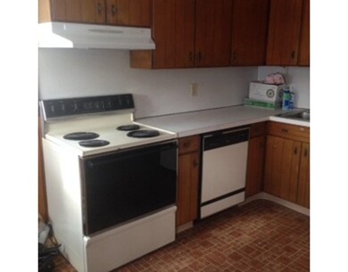 186 Howard St, Ludlow, MA 01056 - photo 4