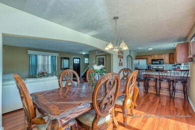 07 Dining Room