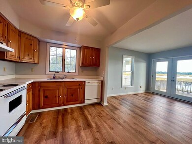 7159 Piney Island Rd unit 4, Chincoteague Island, VA 23336 - photo 4