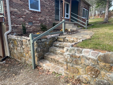 2814 Cow Camp Rd, Newland, NC 28657 - photo 7