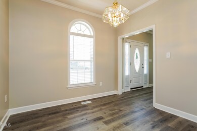 005-photo-dining-room-8192643