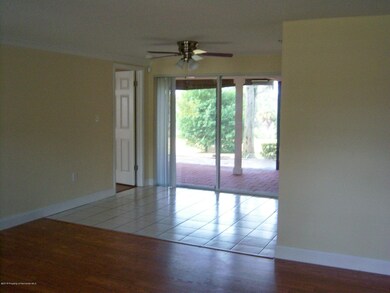 Liv rm toward din area