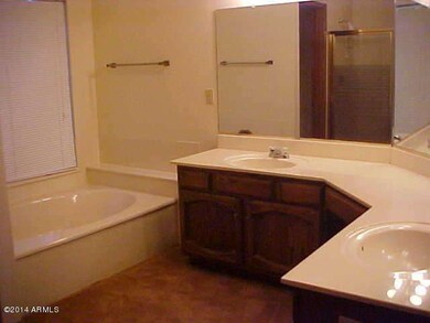 Garden Tub!