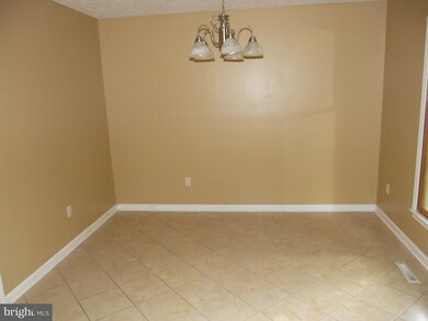 131 Saylers Creek Rd, Locust Grove, VA 22508 - photo 5