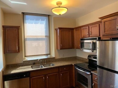 2 W Broad St unit 2, Bethlehem, PA 18018 - photo 2