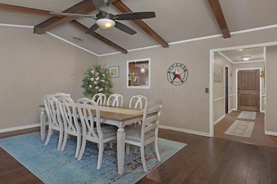 07-Dining Room and Entry