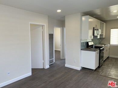 4832 W 17th St unit 6, Los Angeles, CA 90019 - photo 2