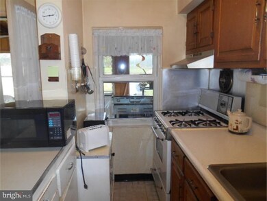 114 Ulmer Ave, Oreland, PA 19075 - photo 5