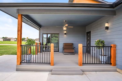 300 Matson St, Newton, KS 67114 - photo 5