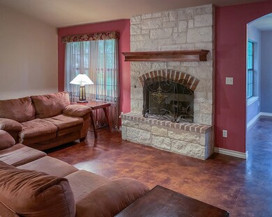 619 Paintbrush Hollow St, Fredericksburg, TX 78624 - photo 5