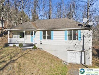 102 Longshore Cir, East Stroudsburg, PA 18302 - photo 3