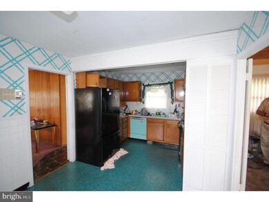 19 Cypress Ln, Willingboro, NJ 08046 - photo 2