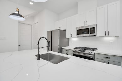 778 W Tidwell Rd unit H, Houston, TX 77091 - photo 7