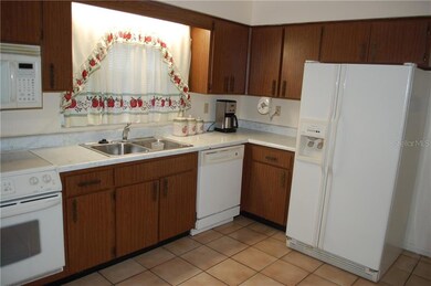 2303 Rosehill Ct, Brandon, FL 33510 - photo 5