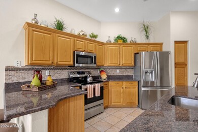 14-web-or-mls-4461-e-walnut-rd