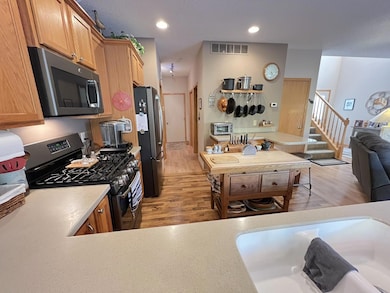 7517 5th St N, Saint Paul, MN 55128 - photo 3