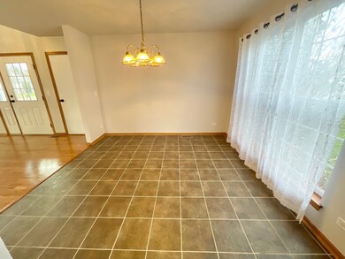 1814 Van Dyke Ln unit 1, Carpentersville, IL 60110 - photo 5