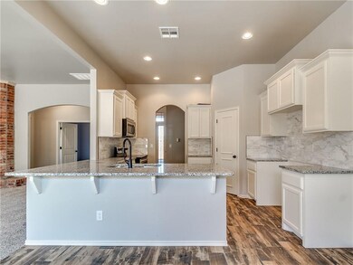 5728 Cedar Tree Cir, Guthrie, OK 73044 - photo 6