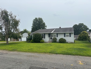 81 Poplar St, Chicopee, MA 01013 - photo 3