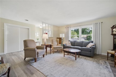 Light and bright Family Room