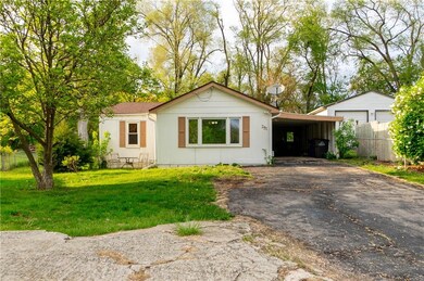 251 Hackley Ave, Des Moines, IA 50315 - photo 3