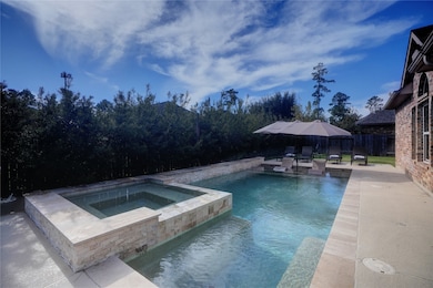 564 Stephen f Austin Dr, Conroe, TX 77302 - photo 2