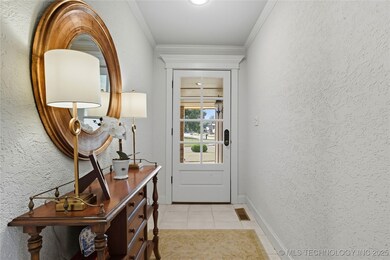 Entry  foyer .. to greet guest!