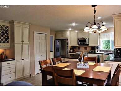 626 SW 28th St, Troutdale, OR 97060 - photo 6