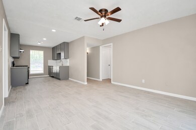 8202 Odet Ct, Houston, TX 77088 - photo 5