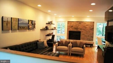 12232 Quorn Ln, Reston, VA 20191 - photo 3