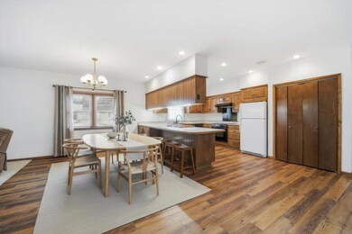 102 Jahnke Ave, Waverly, IA 50677 - photo 6