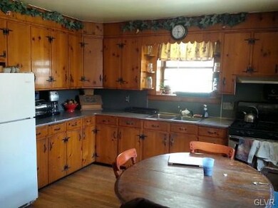 33 Mountain Rd, Lenhartsville, PA 19534 - photo 4